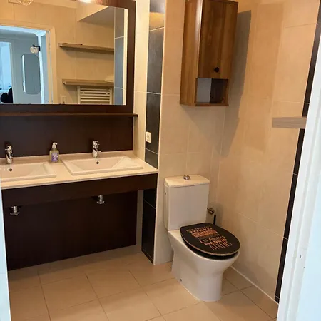 65m2 Avec Piscine Et Rez De Jardin 80m2 Appartamento