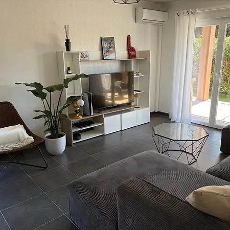 65m2 Avec Piscine Et Rez De Jardin 80m2 Appartamento Fréjus